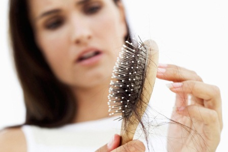 Caída del cabello, combatirla con remedios naturales